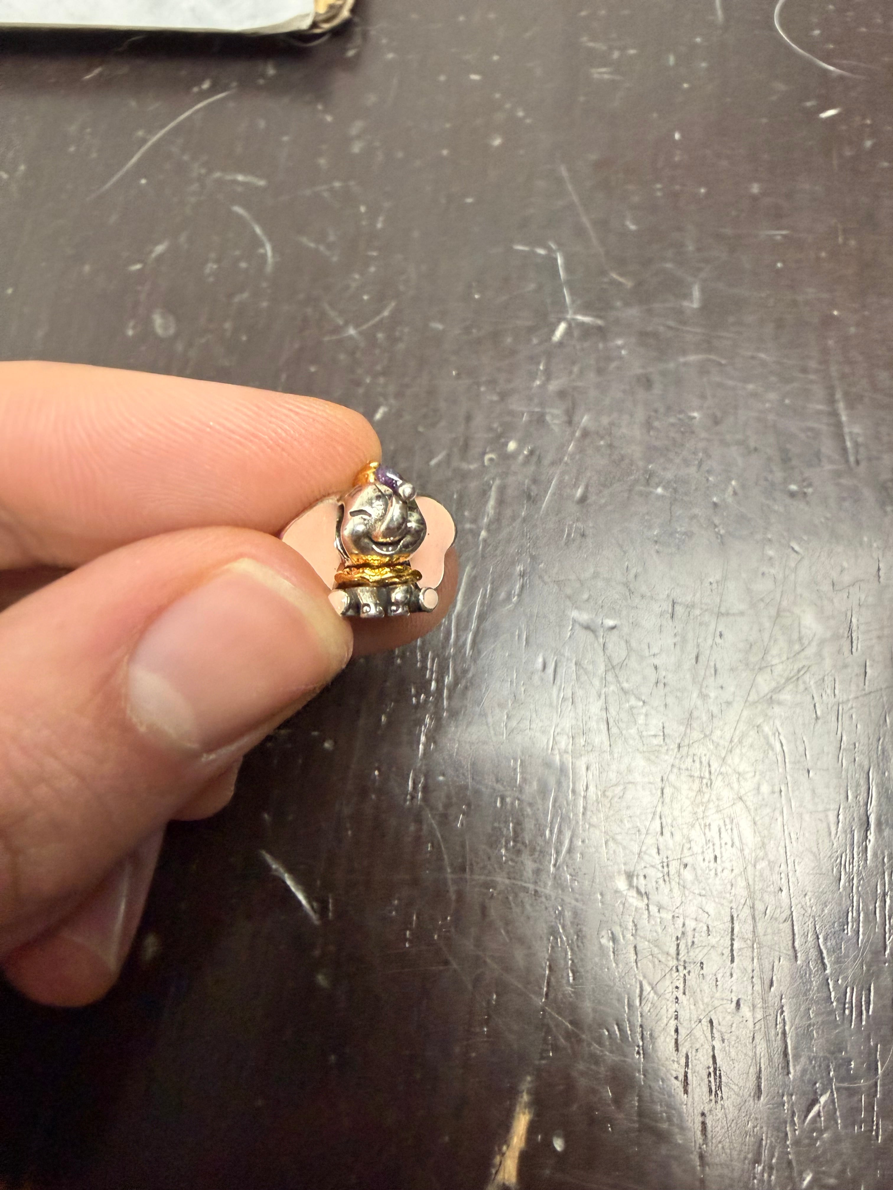 Review by Álex García